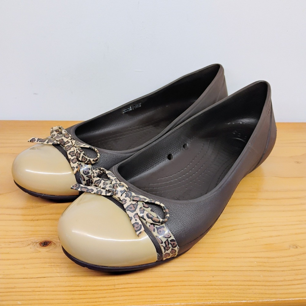 Crocs‎ Cap Toe Ballet Flats Women Size 9 Cheetah Print Bow Relaxed